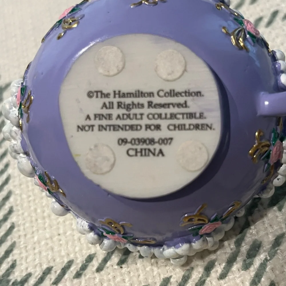 Hamilton collection Chihuahua Figurine Set - Green, Pink, Gold - Picture 11 of 11